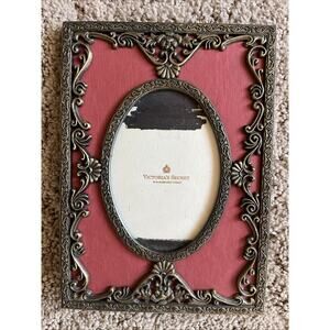 Weston Bronze Ornate Filigree Oval Opening Photo Frame 5x7 Victoria’s Secret